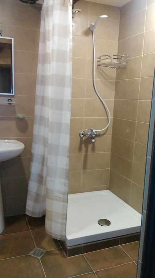 Low Budget Room With King Size Bed Tbilisi Bagian luar foto